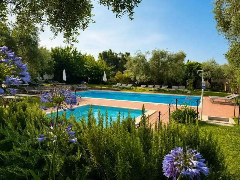 Piscina a Borgo Antico Apartments