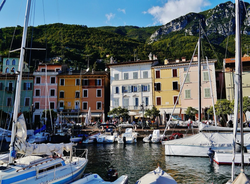 Hafen von Gargnano am Gardasee